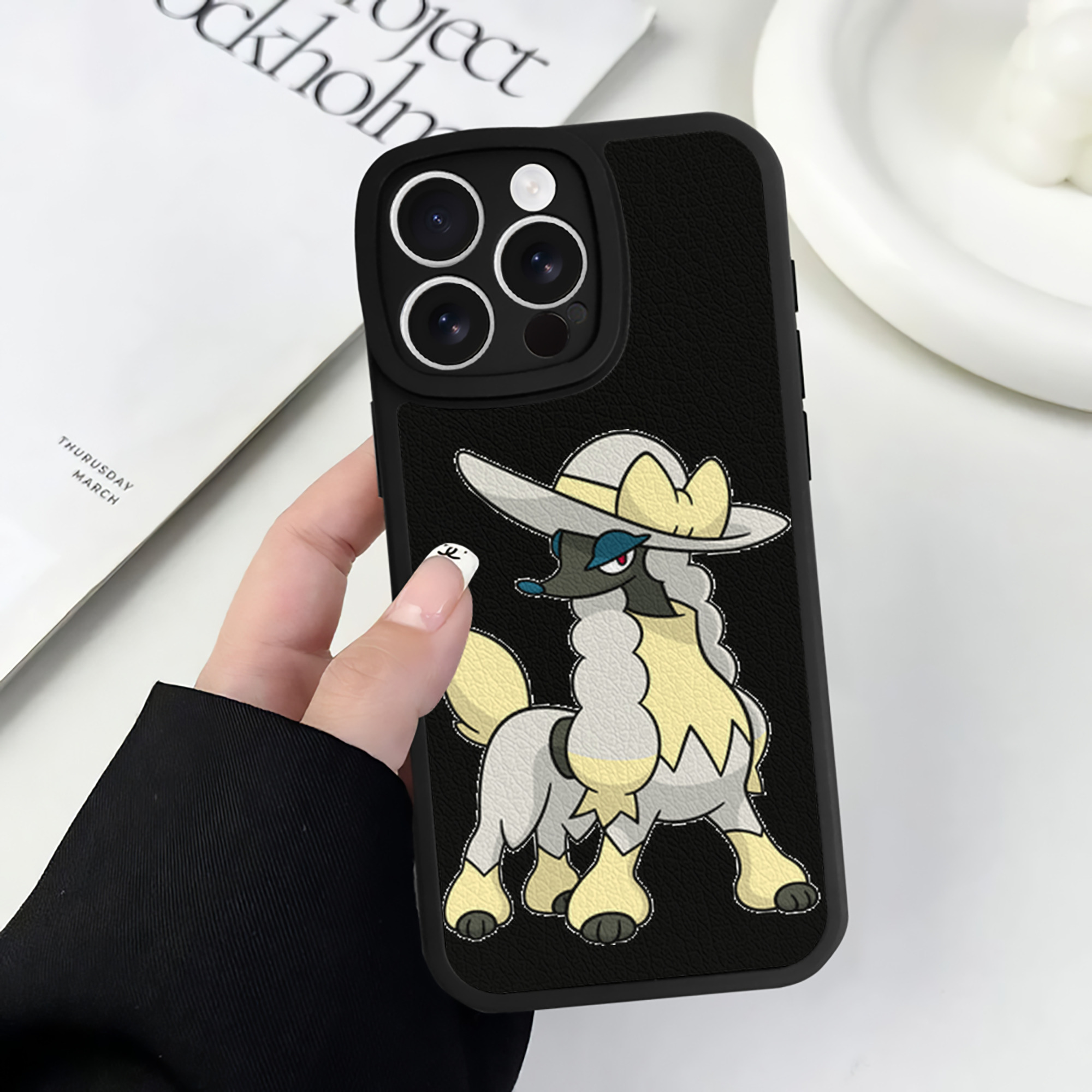 （画像用） ポケットモンスター Pokémon 【iPhone 16シリーズ対応】シリコンスマホケース（レザー調） 材質：シリコン